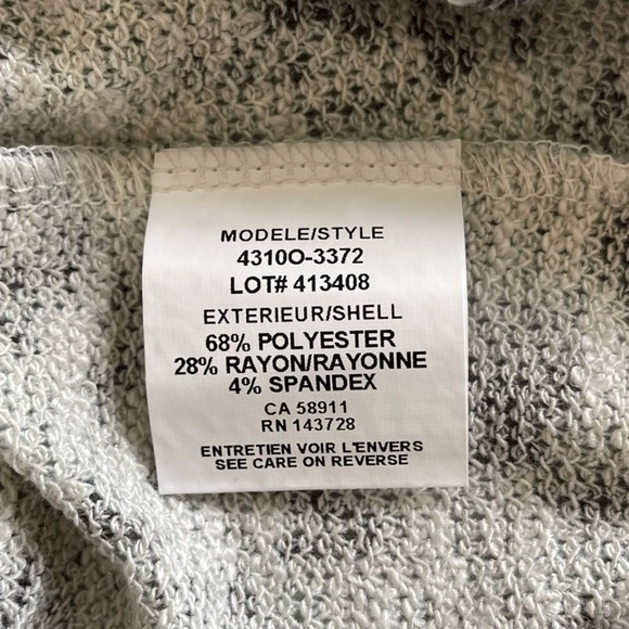 TRIBAL Womens Scoop Neck Lightweight Leopard Print Sweater Icy Blue Size S NWT - Picture 6 of 8